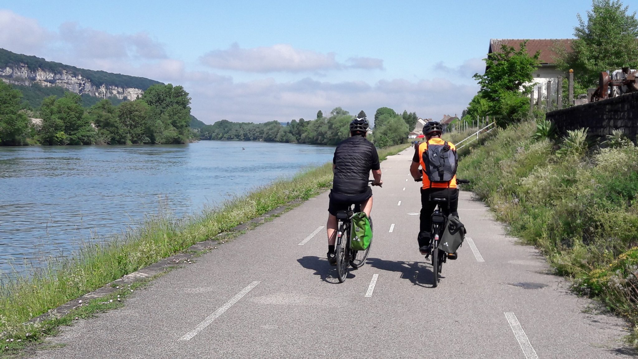 Itinéraire vélo au fil de l’eau vers la ViaRhôna